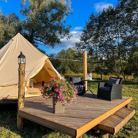 Lux Glamping, Lammas ラグジュアリーテント