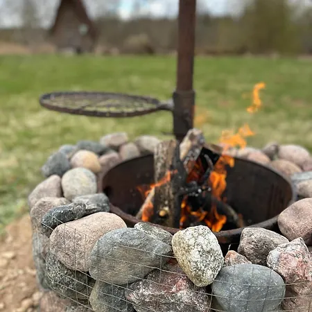 Lux Glamping, Lammas Halliste